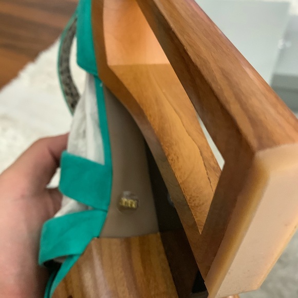 Jessica Simpson Palmetto Green Kidsuede Size 9 - Picture 3 of 6